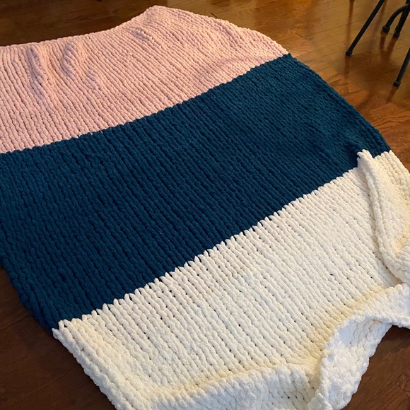 Chunky Knit Blanket Queen-Size 60x80in. ✨Handmade✨ - Picture 1 of 2
